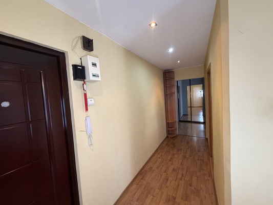 Продам трехкомнатную (3-комн.) квартиру, Победы пр-кт, 45к3, Комсомольск-на-Амуре г