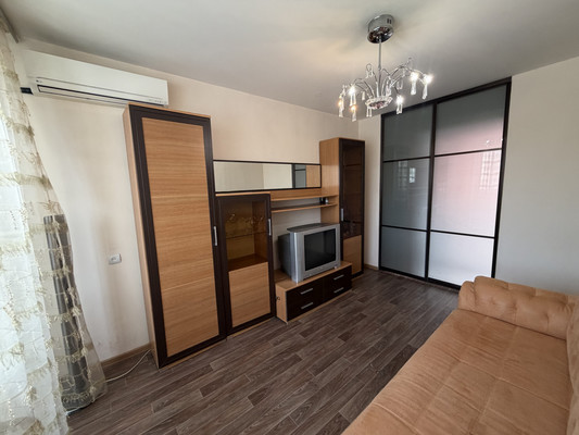 Продам трехкомнатную (3-комн.) квартиру, Победы пр-кт, 45к3, Комсомольск-на-Амуре г