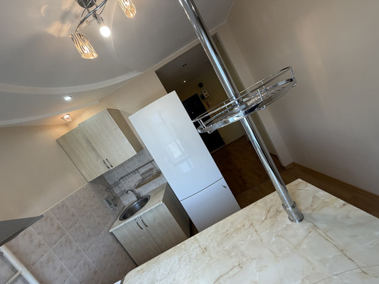 Продам трехкомнатную (3-комн.) квартиру, Победы пр-кт, 45к3, Комсомольск-на-Амуре г