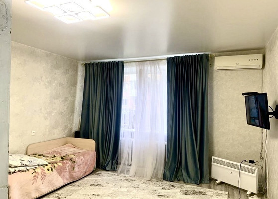 Продам однокомнатную (1-комн.) квартиру, Луначарского ул, 402, Армавир г