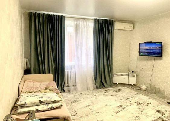 Продам однокомнатную (1-комн.) квартиру, Луначарского ул, 402, Армавир г