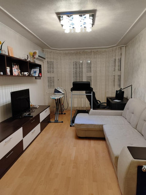 Продам трехкомнатную (3-комн.) квартиру, Перервинский б-р, 21к1, Москва г