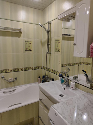 Продам трехкомнатную (3-комн.) квартиру, Перервинский б-р, 21к1, Москва г