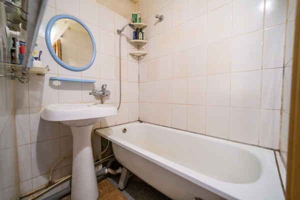 Продам комнату в 4-комн. квартире, Народного Ополчения пр-кт, 187А, Санкт-Петербург г