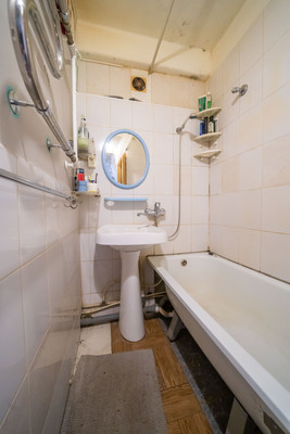 Продам комнату в 4-комн. квартире, Народного Ополчения пр-кт, 187А, Санкт-Петербург г