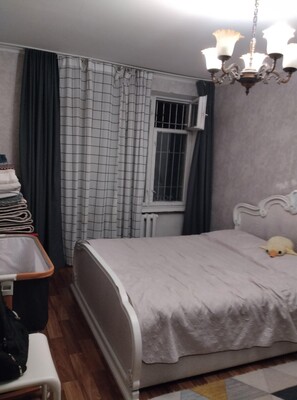 Продам двухкомнатную (2-комн.) квартиру, Перекопская ул, 17к1, Москва г