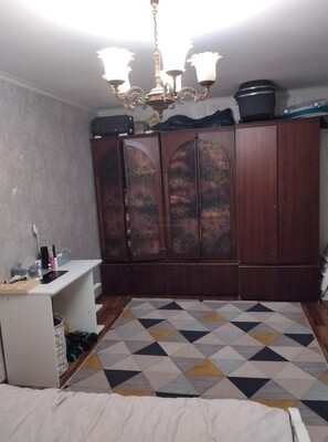 Продам двухкомнатную (2-комн.) квартиру, Перекопская ул, 17к1, Москва г