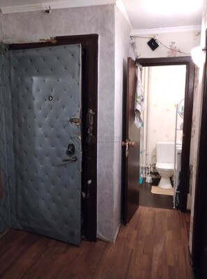 Продам двухкомнатную (2-комн.) квартиру, Перекопская ул, 17к1, Москва г