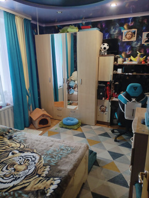 Продам трехкомнатную (3-комн.) квартиру, Металлистов ул, 15, Алексин г