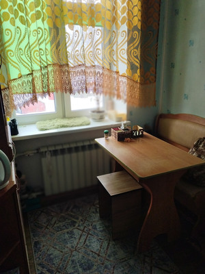 Продам трехкомнатную (3-комн.) квартиру, Металлистов ул, 15, Алексин г