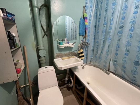 Продам однокомнатную (1-комн.) квартиру, Десятинная ул, 8, Великий Новгород г