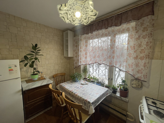 Сдам однокомнатную (1-комн.) квартиру, Нежинская ул, 13, Москва г