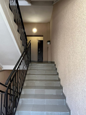 Продам двухкомнатную (2-комн.) квартиру, 2-я Надречная ул, 126, Нальчик г