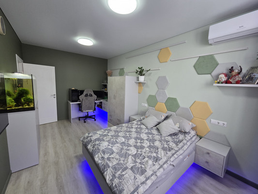 Продам трехкомнатную (3-комн.) квартиру, Чернякова ул, 3, Йошкар-Ола г