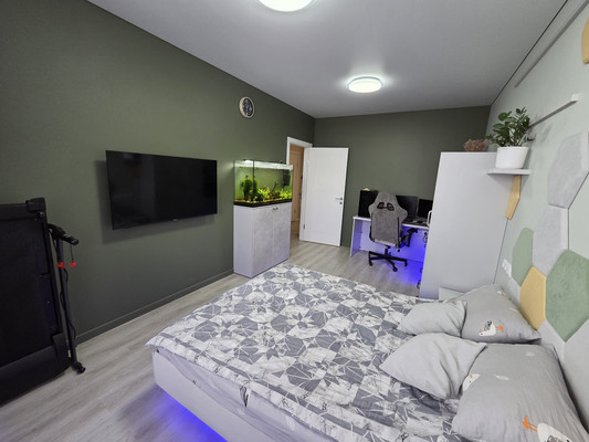 Продам трехкомнатную (3-комн.) квартиру, Чернякова ул, 3, Йошкар-Ола г