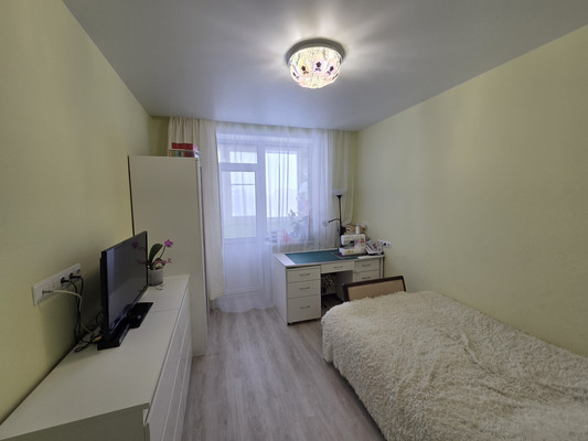 Продам трехкомнатную (3-комн.) квартиру, Чернякова ул, 3, Йошкар-Ола г