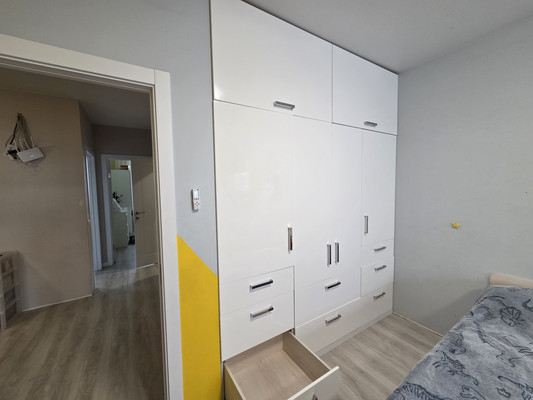 Продам трехкомнатную (3-комн.) квартиру, Чернякова ул, 3, Йошкар-Ола г