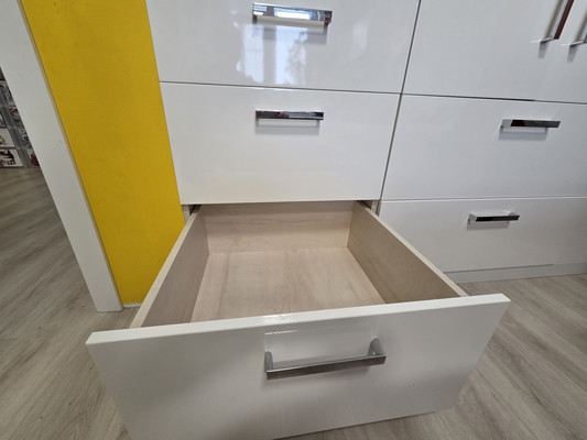 Продам трехкомнатную (3-комн.) квартиру, Чернякова ул, 3, Йошкар-Ола г