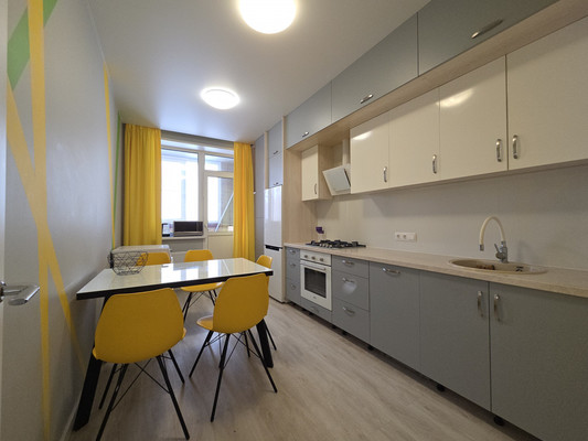 Продам трехкомнатную (3-комн.) квартиру, Чернякова ул, 3, Йошкар-Ола г