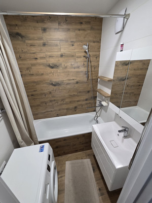 Продам трехкомнатную (3-комн.) квартиру, Чернякова ул, 3, Йошкар-Ола г