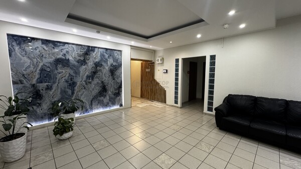 Продам однокомнатную (1-комн.) квартиру, Смоленский б-р, 24с2, Москва г