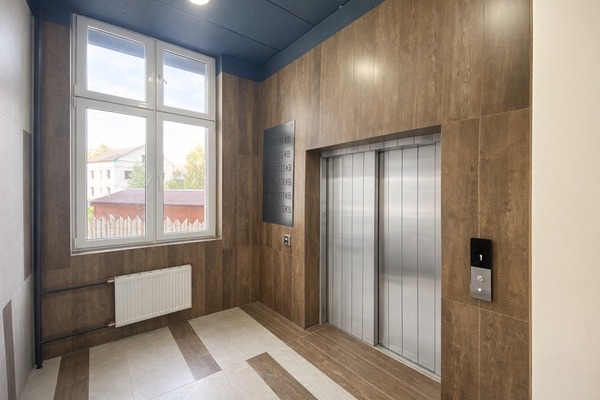 Продам трехкомнатную (3-комн.) квартиру, Светлогорская ул, 1, Аристово д