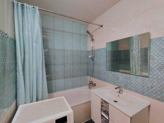 Продам трехкомнатную (3-комн.) квартиру, Александра Грина б-р, 1, Санкт-Петербург г