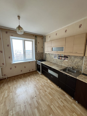 Продам трехкомнатную (3-комн.) квартиру, Черникова ул, 22, Волгодонск г