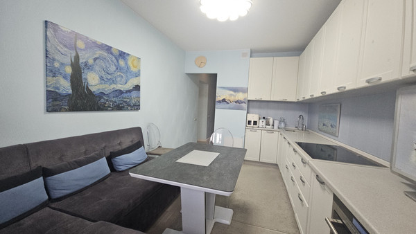 Продам двухкомнатную (2-комн.) квартиру, Адмирала Лазарева ул, 42к1, Москва г