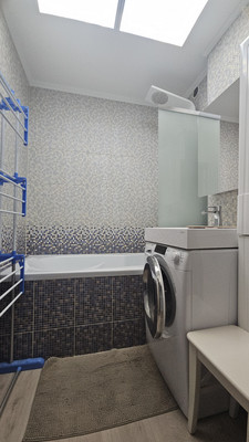 Продам двухкомнатную (2-комн.) квартиру, Адмирала Лазарева ул, 42к1, Москва г