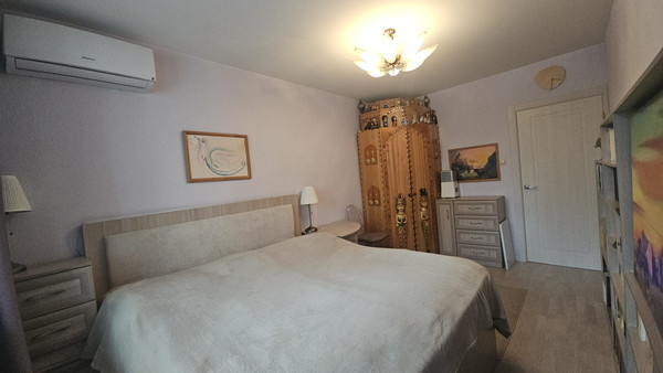 Продам двухкомнатную (2-комн.) квартиру, Адмирала Лазарева ул, 42к1, Москва г