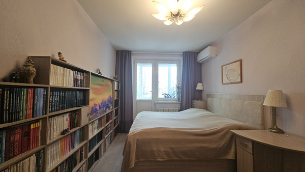 Продам двухкомнатную (2-комн.) квартиру, Адмирала Лазарева ул, 42к1, Москва г