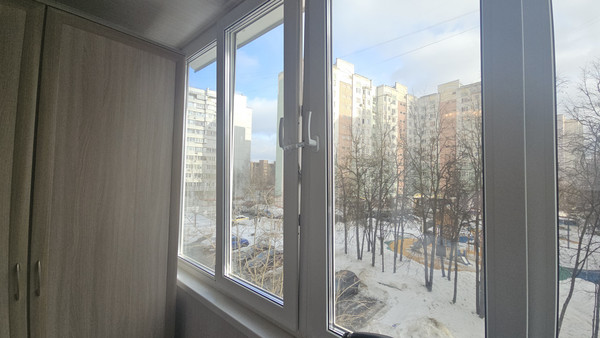 Продам двухкомнатную (2-комн.) квартиру, Адмирала Лазарева ул, 42к1, Москва г