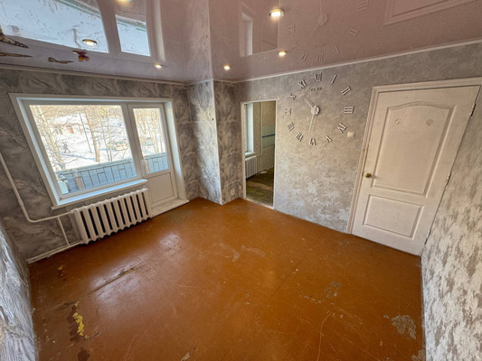 Продам двухкомнатную (2-комн.) квартиру, Октябрьский пр-кт, 16, Амурск г