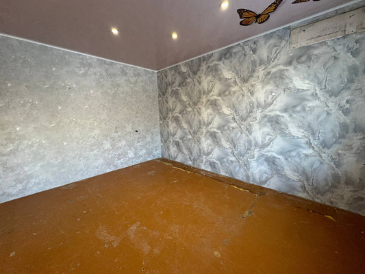 Продам двухкомнатную (2-комн.) квартиру, Октябрьский пр-кт, 16, Амурск г