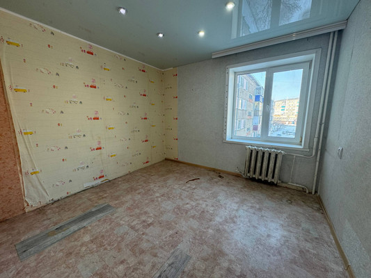 Продам двухкомнатную (2-комн.) квартиру, Октябрьский пр-кт, 16, Амурск г