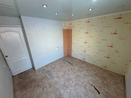 Продам двухкомнатную (2-комн.) квартиру, Октябрьский пр-кт, 16, Амурск г