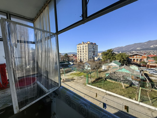 Продам однокомнатную (1-комн.) квартиру, Орджоникидзе ул, 9кб, Геленджик г