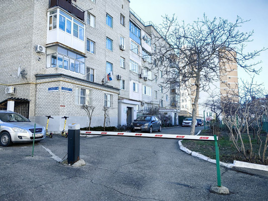 Продам однокомнатную (1-комн.) квартиру, Орджоникидзе ул, 9кб, Геленджик г