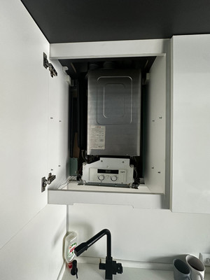 Продам двухкомнатную (2-комн.) квартиру, Героев пр-кт, 3, Просторный мкр