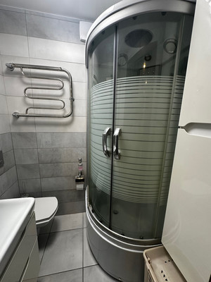 Продам двухкомнатную (2-комн.) квартиру, Героев пр-кт, 3, Просторный мкр