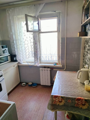 Продам трехкомнатную (3-комн.) квартиру, Железнодорожников ул, 8, Красноярск г