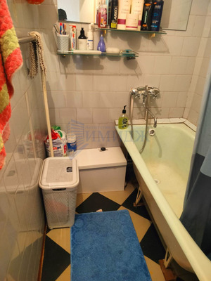 Продам трехкомнатную (3-комн.) квартиру, Железнодорожников ул, 8, Красноярск г