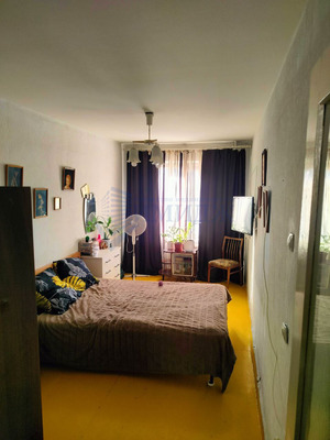 Продам трехкомнатную (3-комн.) квартиру, Железнодорожников ул, 8, Красноярск г