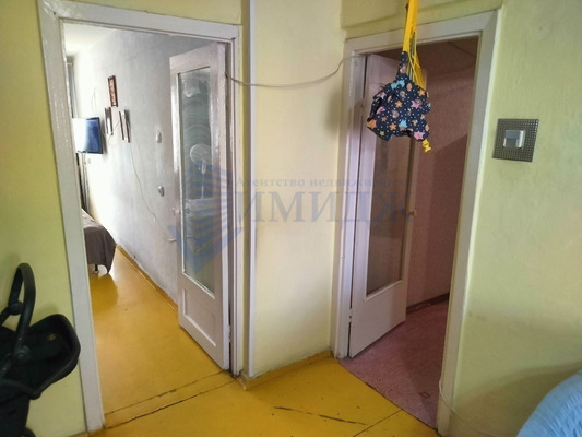 Продам трехкомнатную (3-комн.) квартиру, Железнодорожников ул, 8, Красноярск г