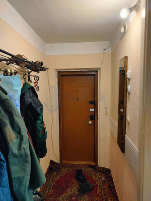 Продам трехкомнатную (3-комн.) квартиру, Железнодорожников ул, 8, Красноярск г