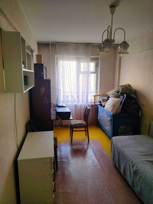 Продам трехкомнатную (3-комн.) квартиру, Железнодорожников ул, 8, Красноярск г