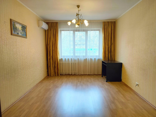 Продам трехкомнатную (3-комн.) квартиру, Зорге ул, 27/4, Ростов-на-Дону г