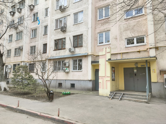 Продам трехкомнатную (3-комн.) квартиру, Зорге ул, 27/4, Ростов-на-Дону г