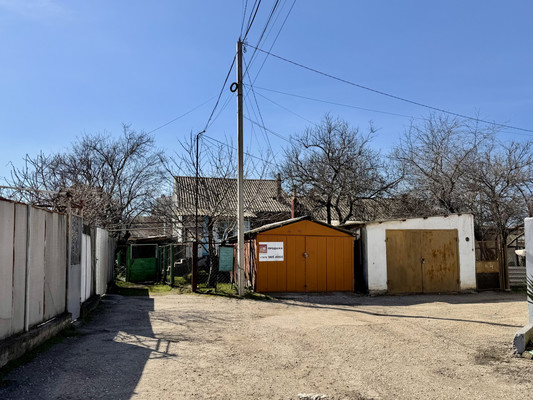 Продам двухкомнатную (2-комн.) квартиру, 51-й Армии ул, 49, Симферополь г